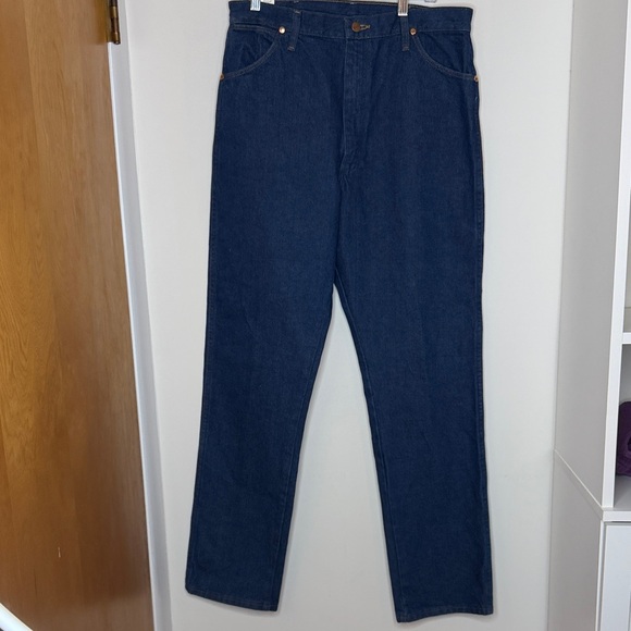 Wrangler Cowboy Cut Slim Fit Jeans Waist 16.5”, Inseam 32”, Rise 11” - Picture 7 of 16